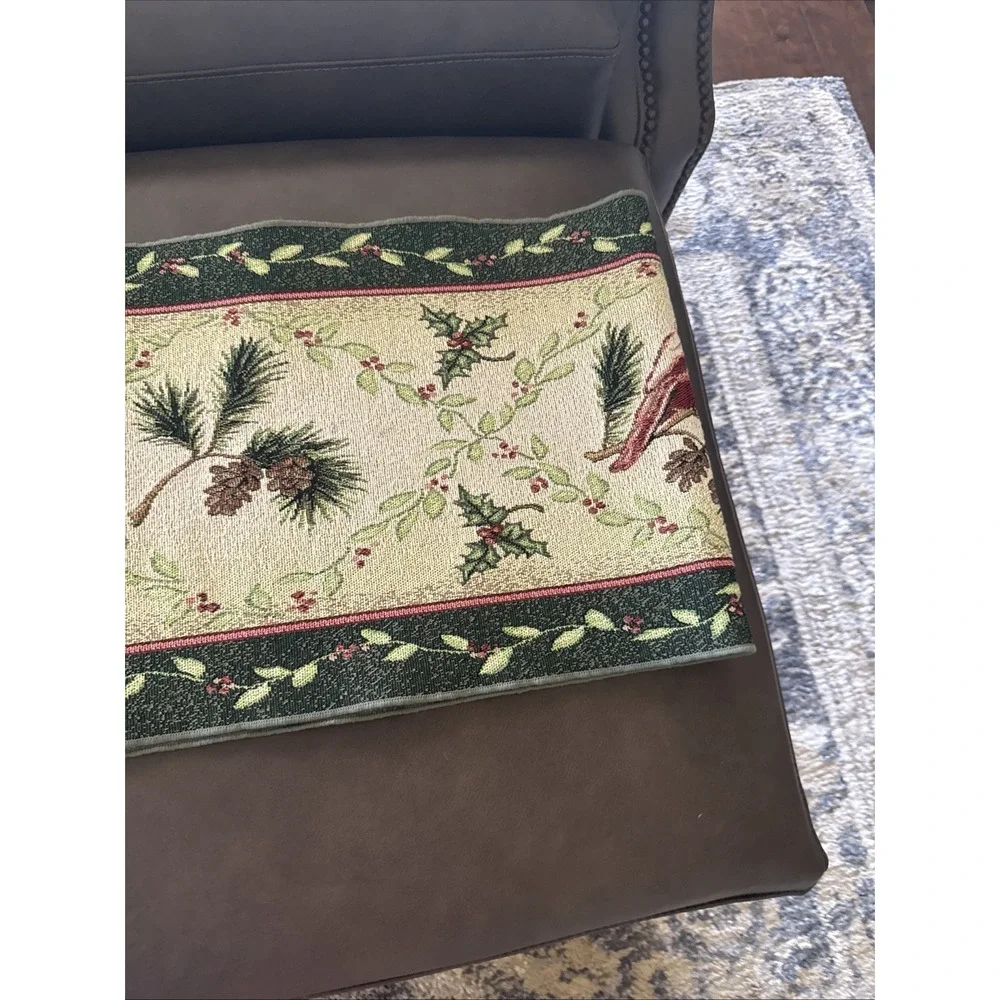 Vintage Christmas Holiday Tapestry Table Runner Cardinals Wintersong 72